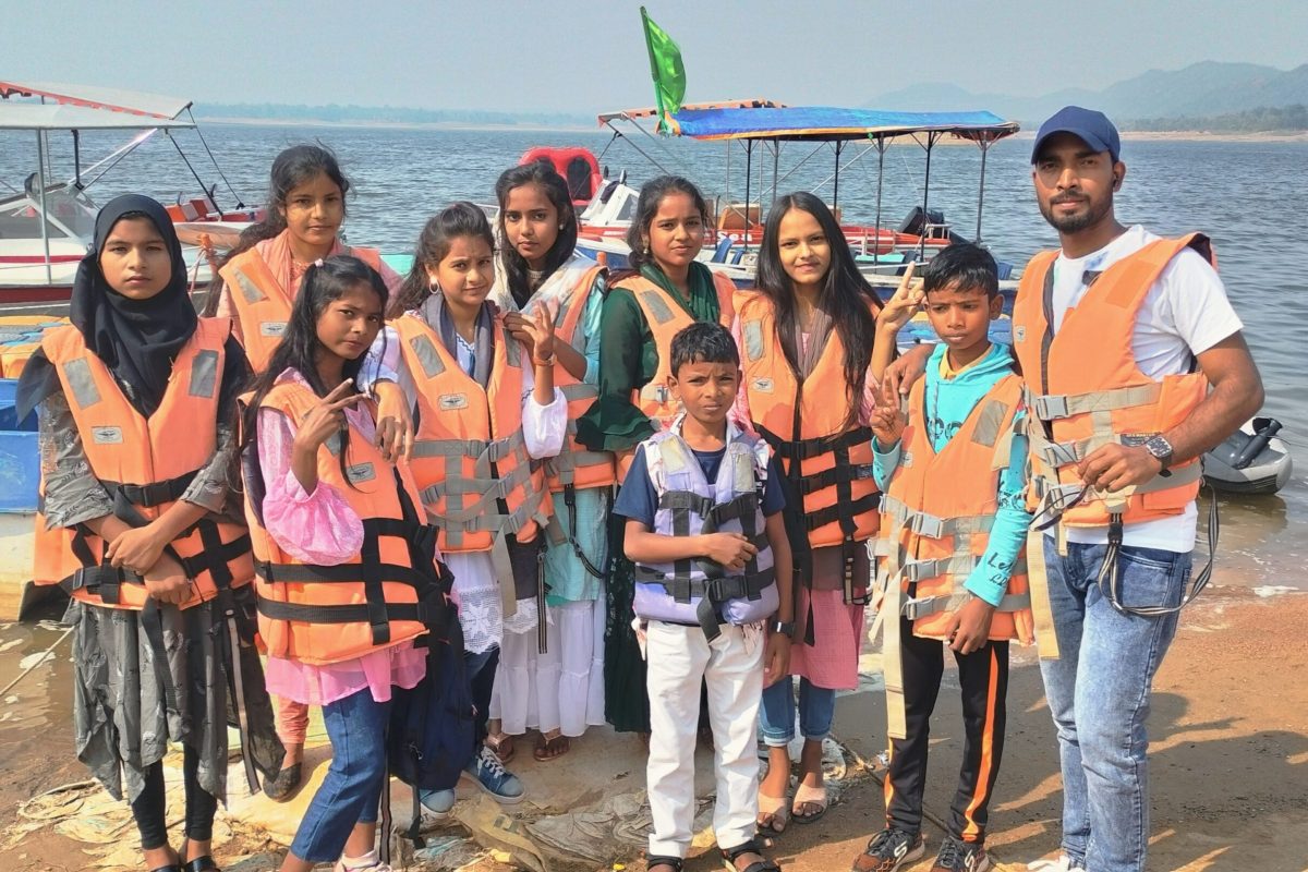 Mr. Ataullah, along with his children, is enjoying boat riding at Odhni Dam.2022